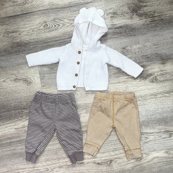 NB Baby Girl Clothing Bundle (PJs, Pants, Long & Short sleeves, swaddle, etc) - Picture 6 of 7